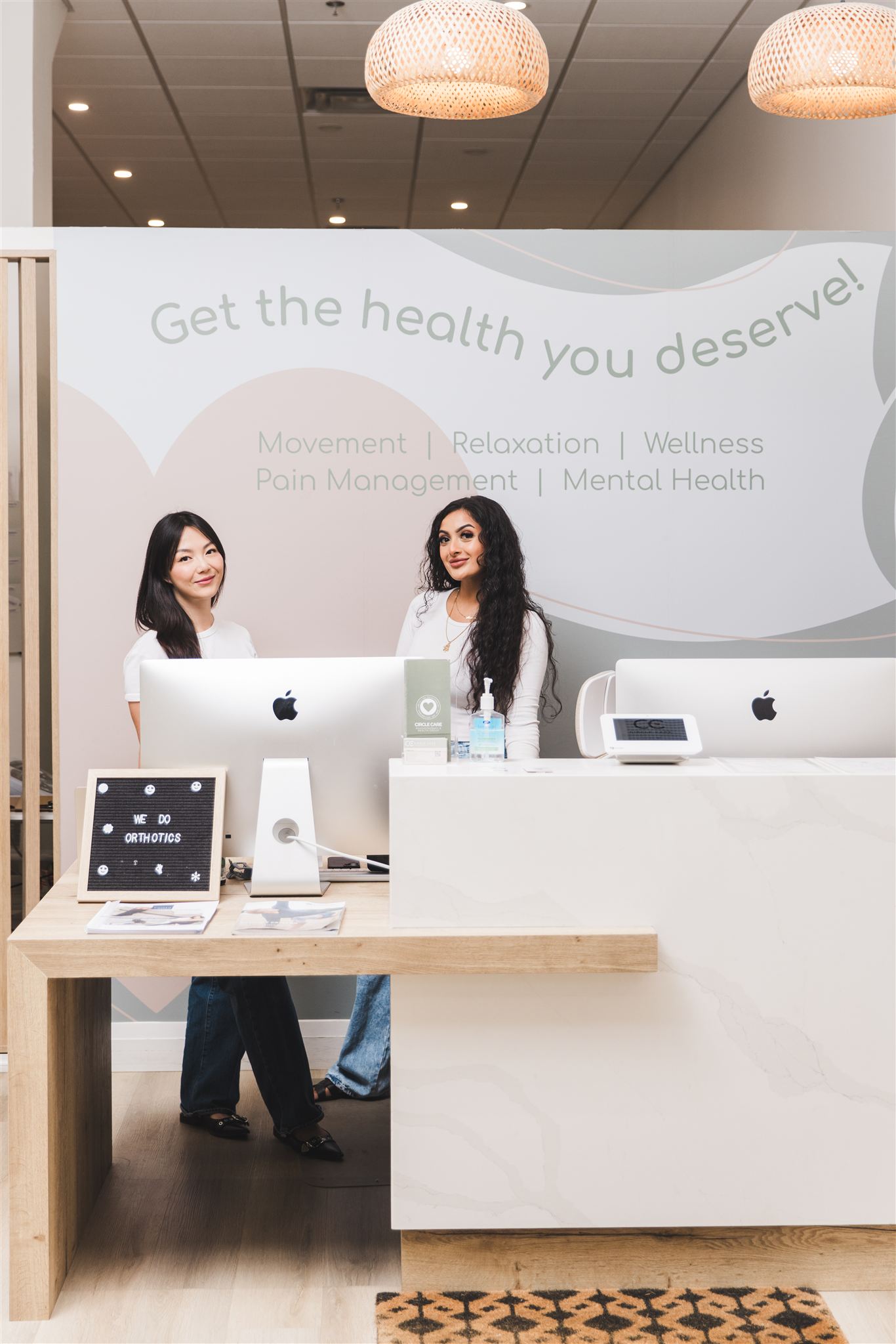 Commercial editorial